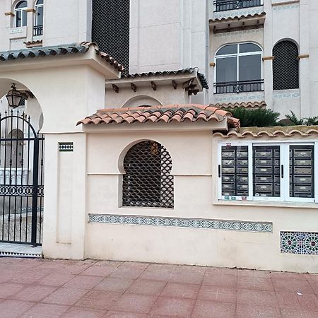 Residencia Alhambra Los Cisnes 또레비에하 외부 사진