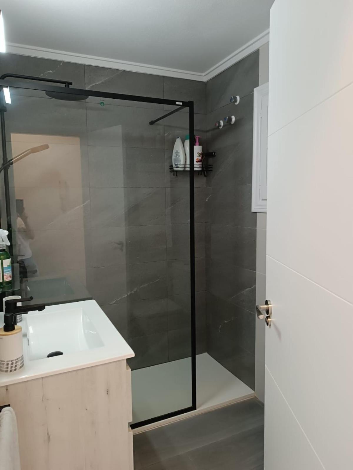 Residencia Alhambra Los Cisnes 또레비에하 외부 사진