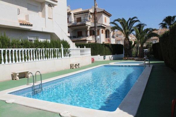 Residencia Alhambra Los Cisnes 또레비에하 외부 사진